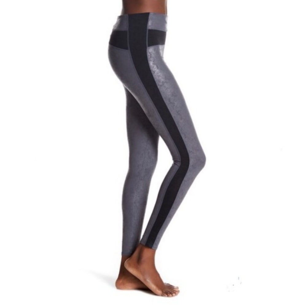 Manduka Black/Shimmer Leggings